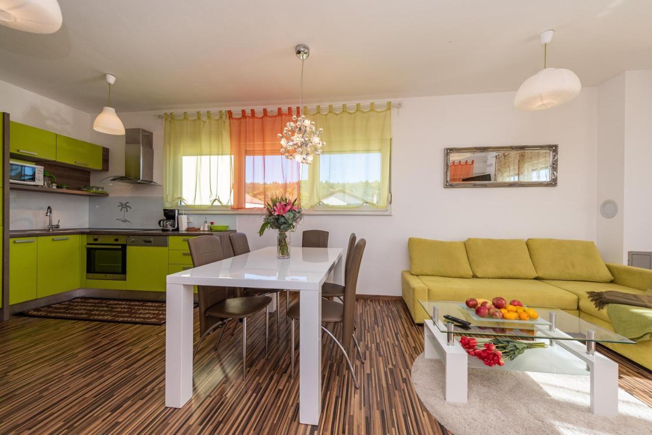 Antonio Apartments Sukošan Buitenkant foto