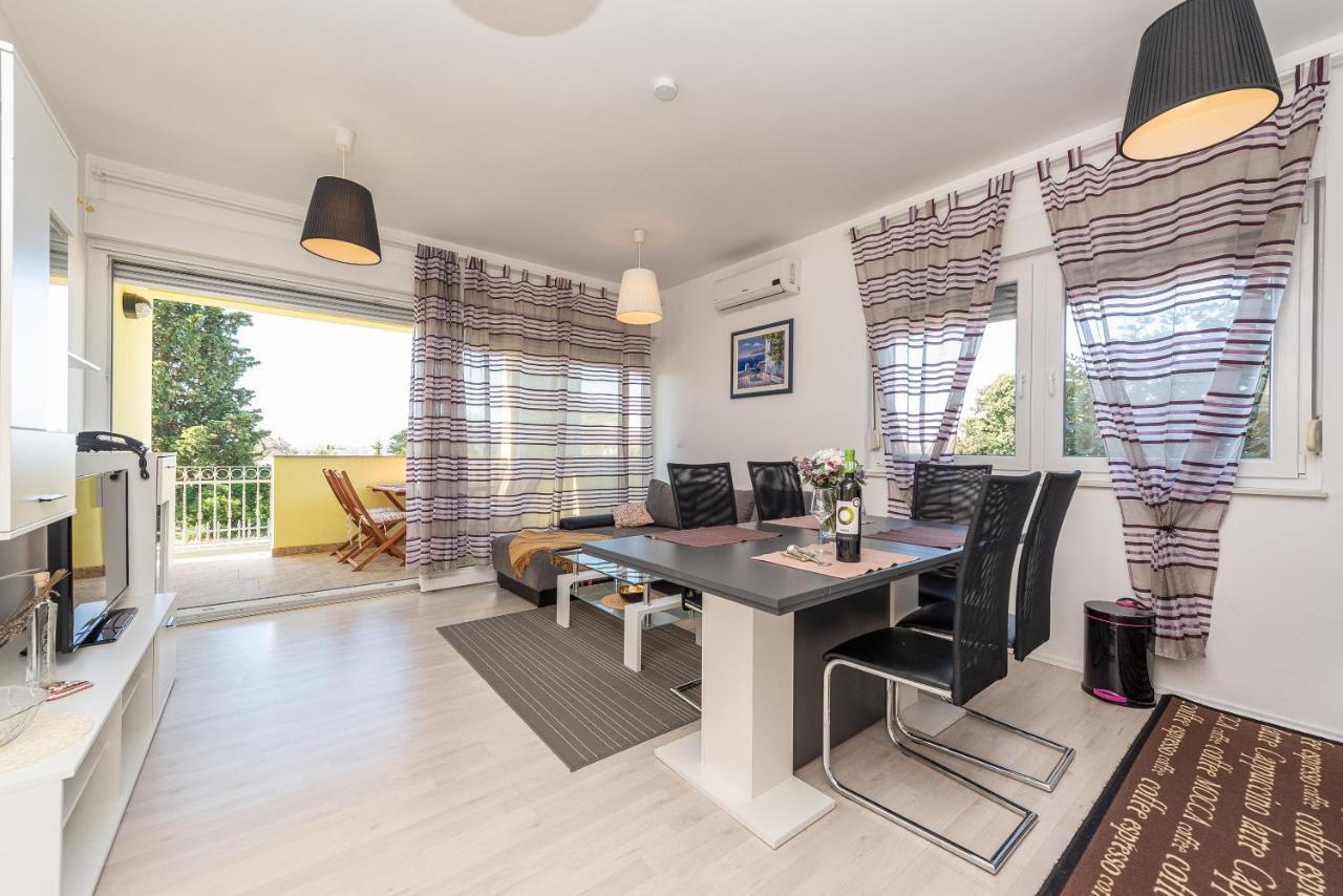 Antonio Apartments Sukošan Buitenkant foto
