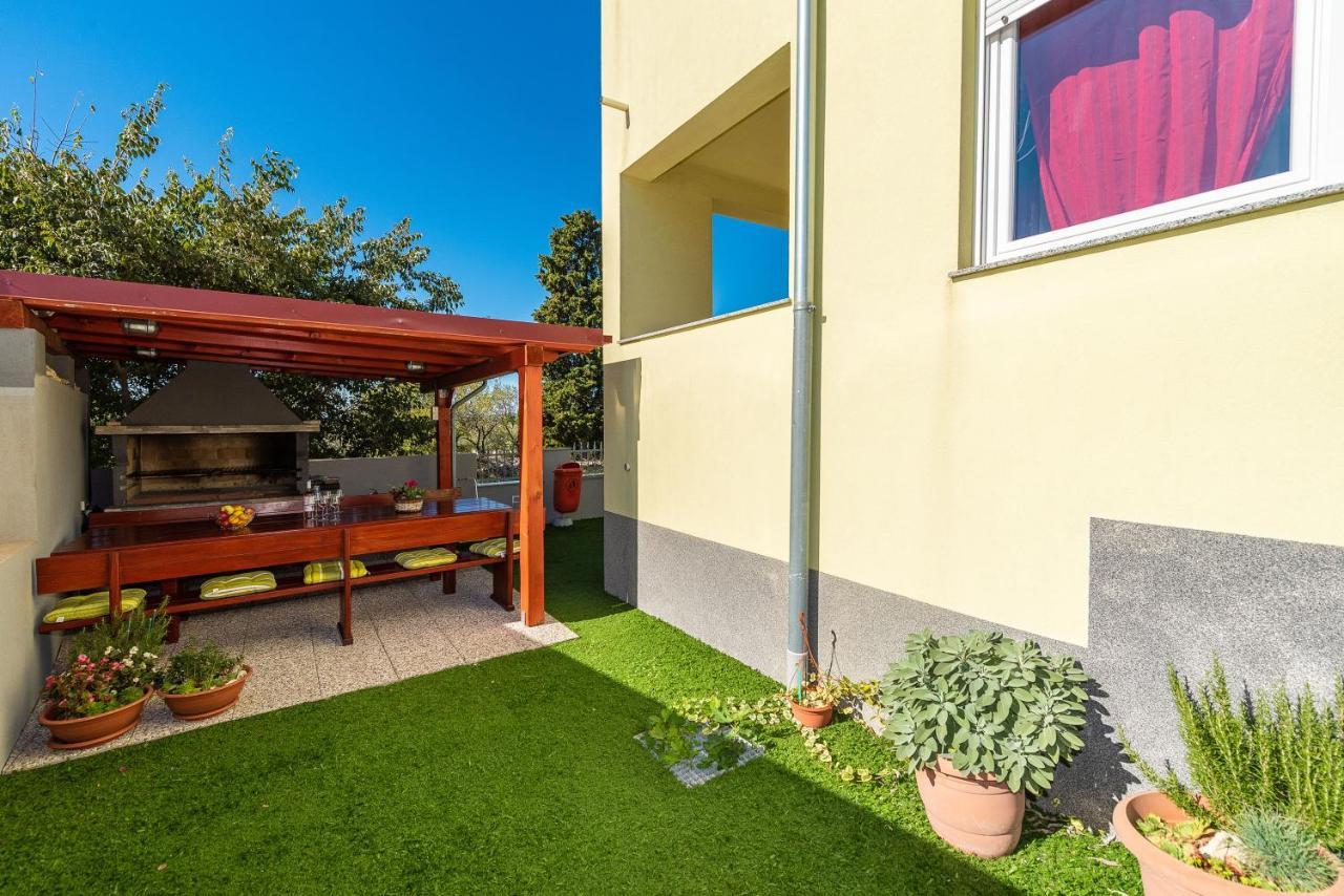 Antonio Apartments Sukošan Buitenkant foto