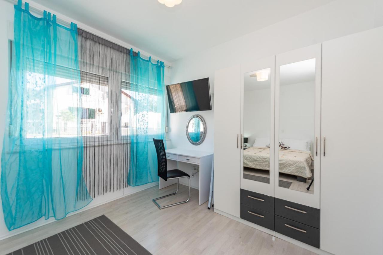 Antonio Apartments Sukošan Buitenkant foto