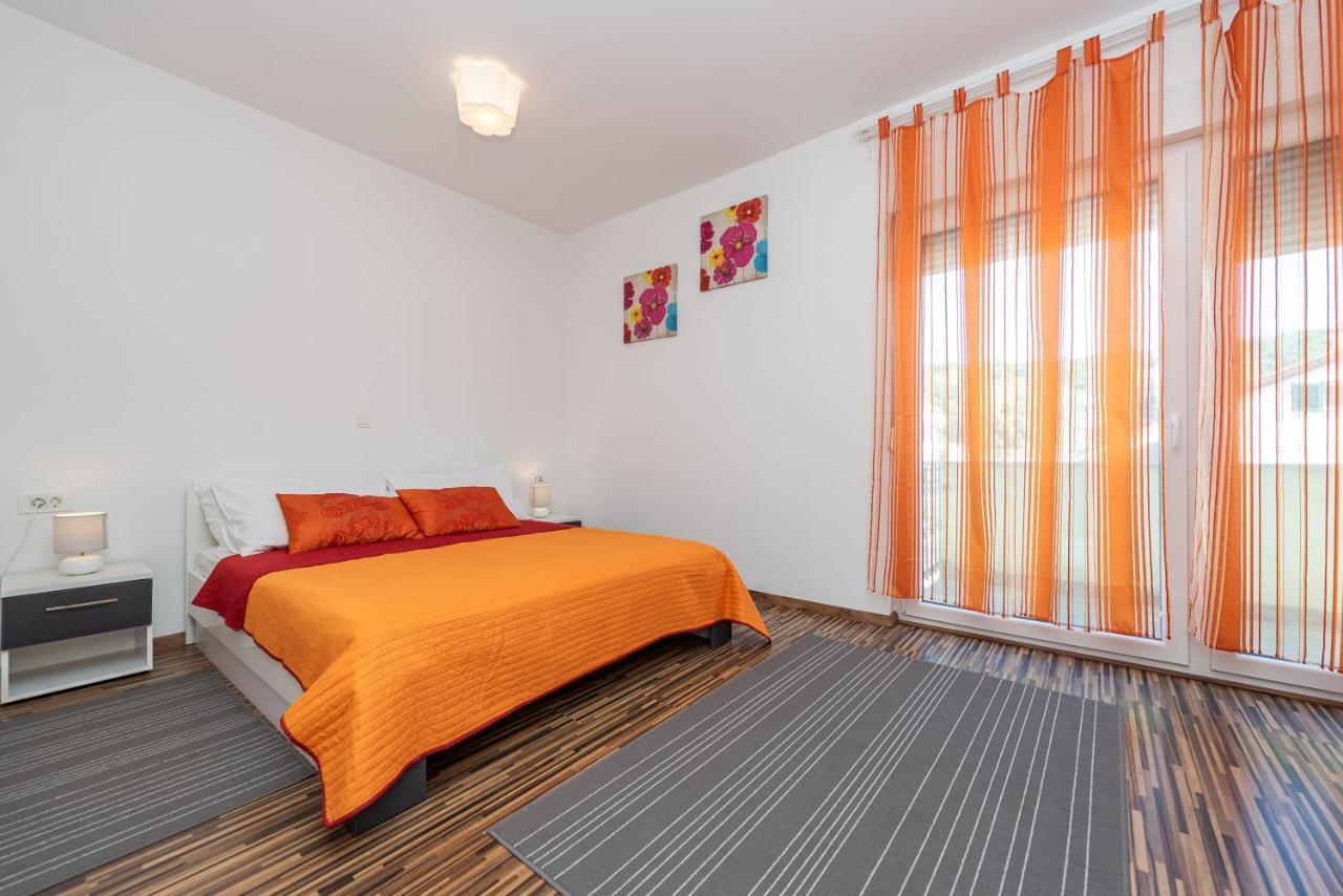 Antonio Apartments Sukošan Buitenkant foto
