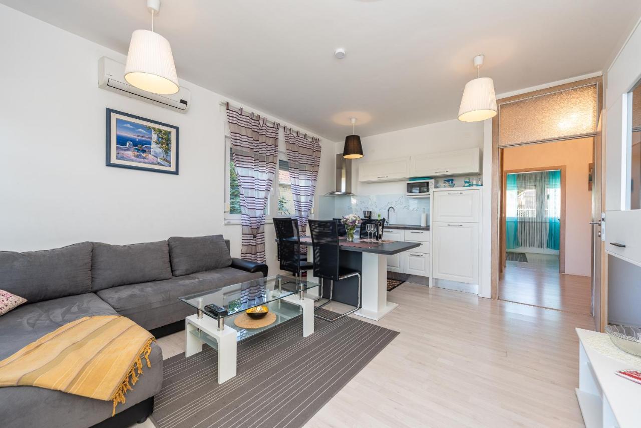 Antonio Apartments Sukošan Buitenkant foto