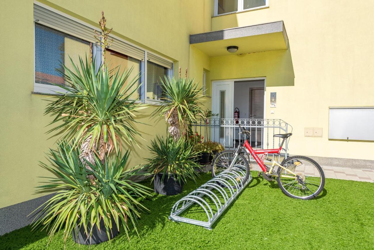 Antonio Apartments Sukošan Buitenkant foto