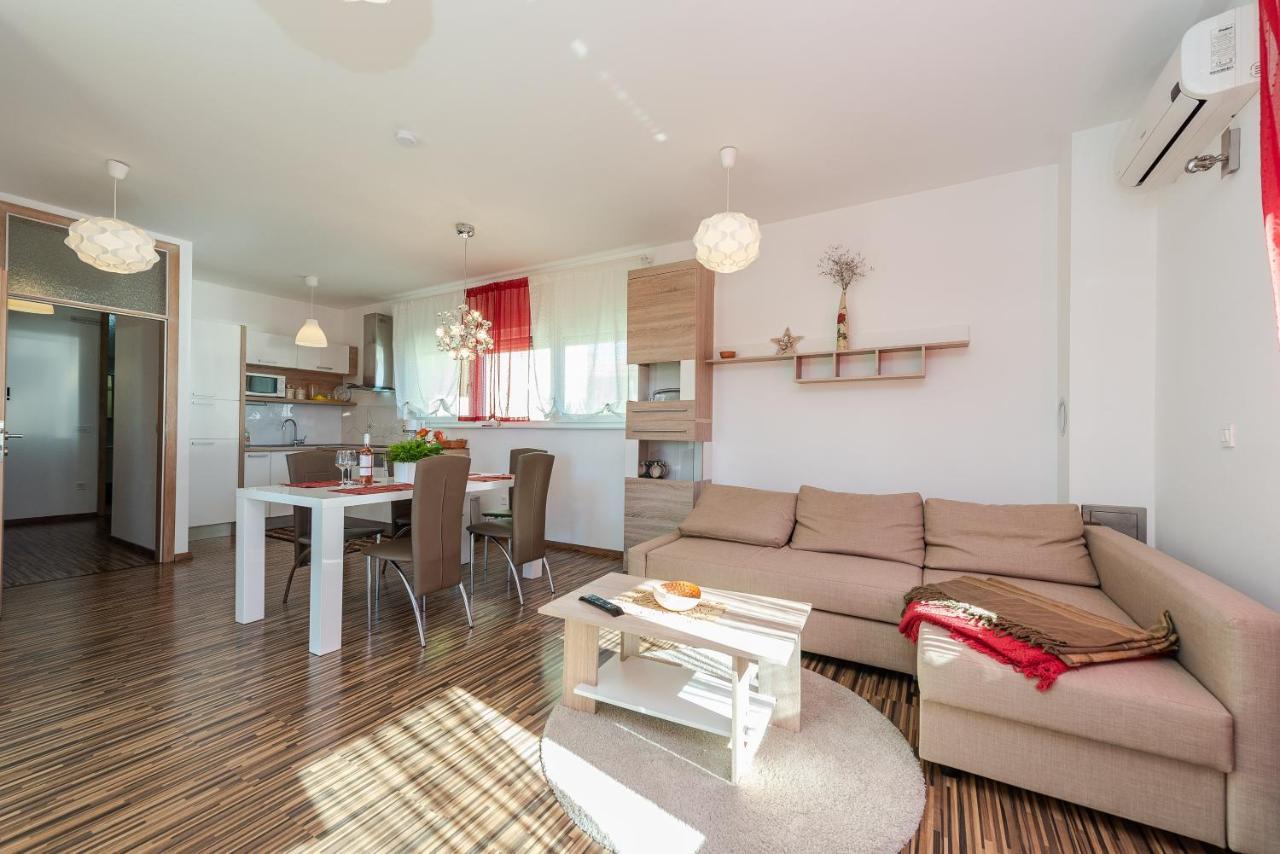 Antonio Apartments Sukošan Buitenkant foto