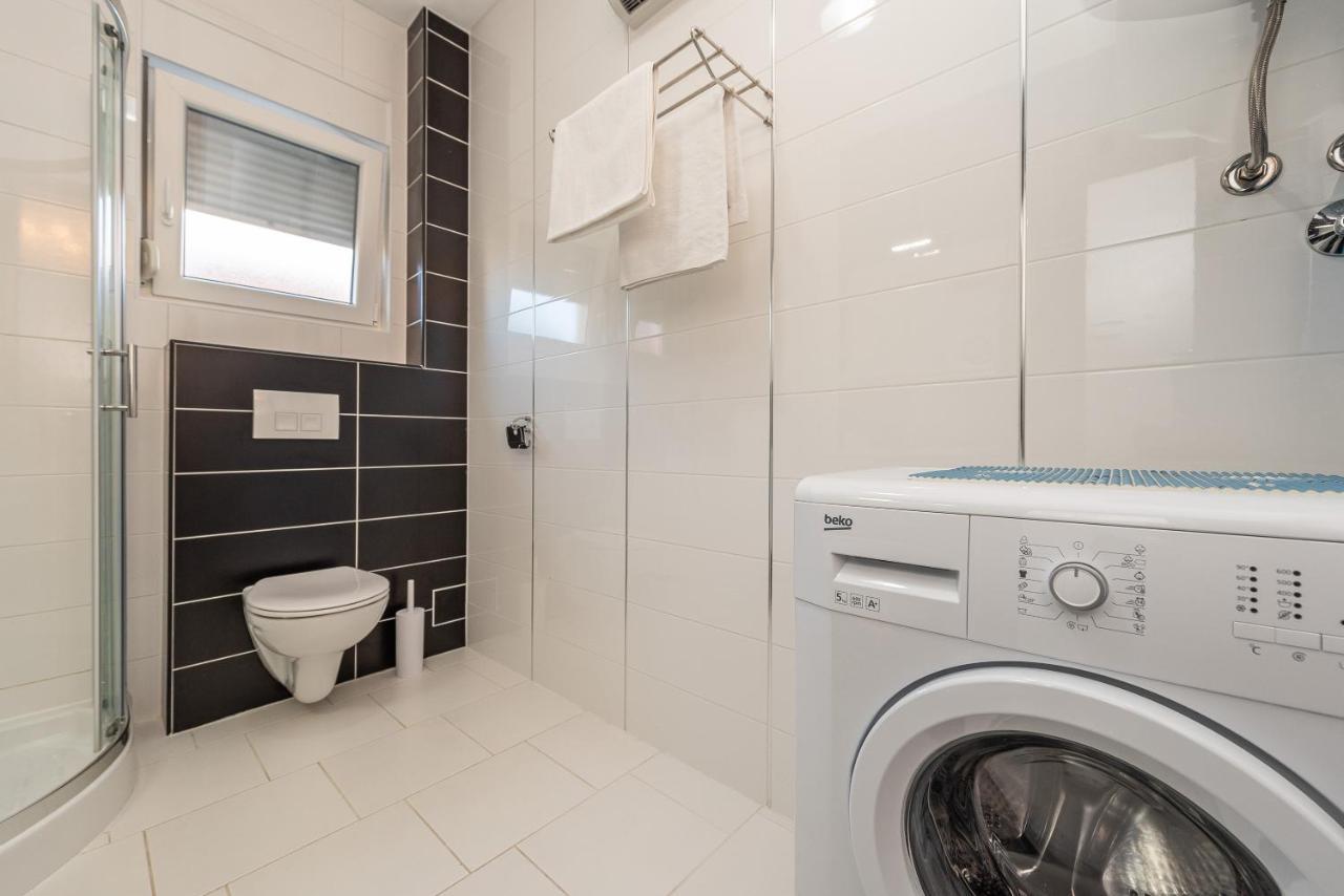 Antonio Apartments Sukošan Buitenkant foto