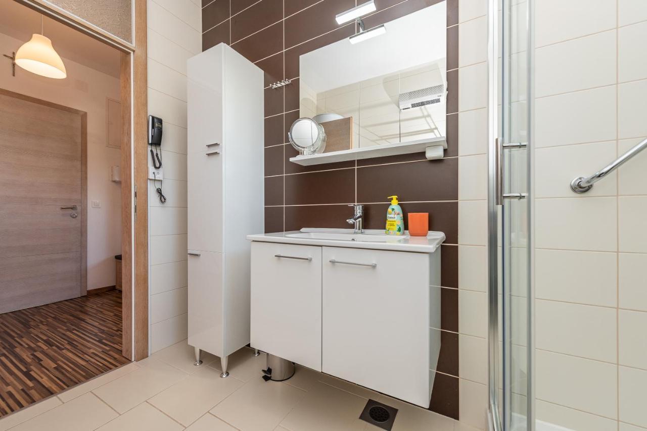 Antonio Apartments Sukošan Buitenkant foto