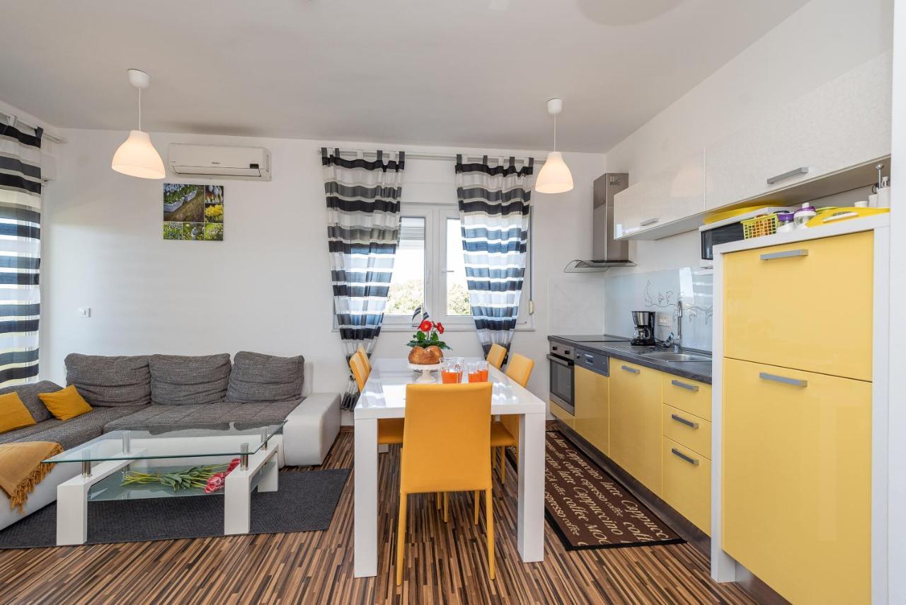 Antonio Apartments Sukošan Buitenkant foto