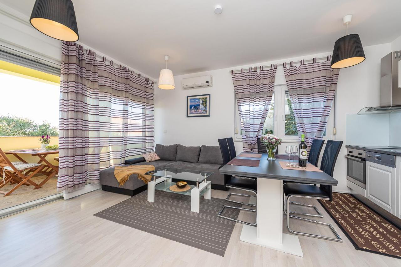 Antonio Apartments Sukošan Buitenkant foto