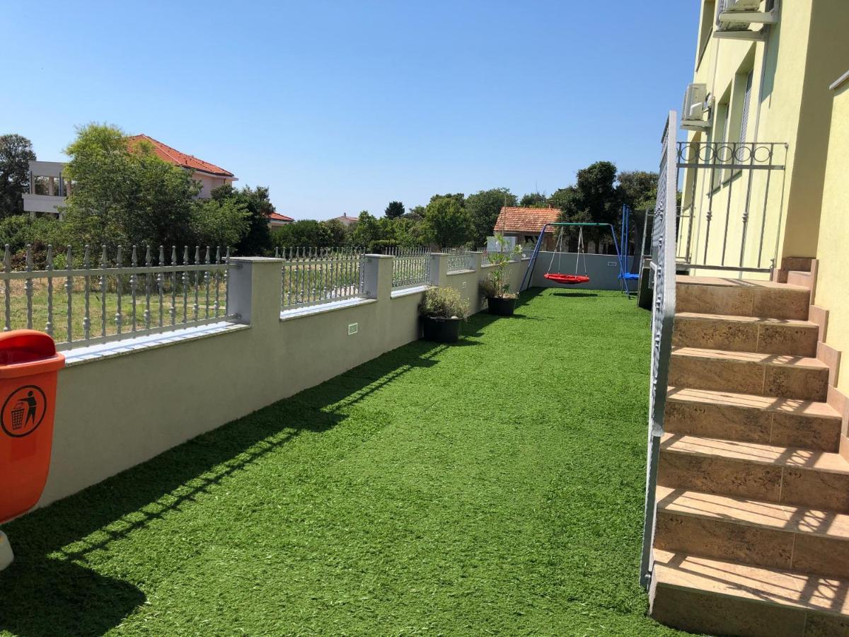 Antonio Apartments Sukošan Buitenkant foto